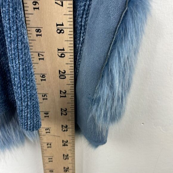 LISA INTERNATIONAL Women's Vest Blue Faux Fur Suede Pockets NWT size MED - Picture 15 of 15